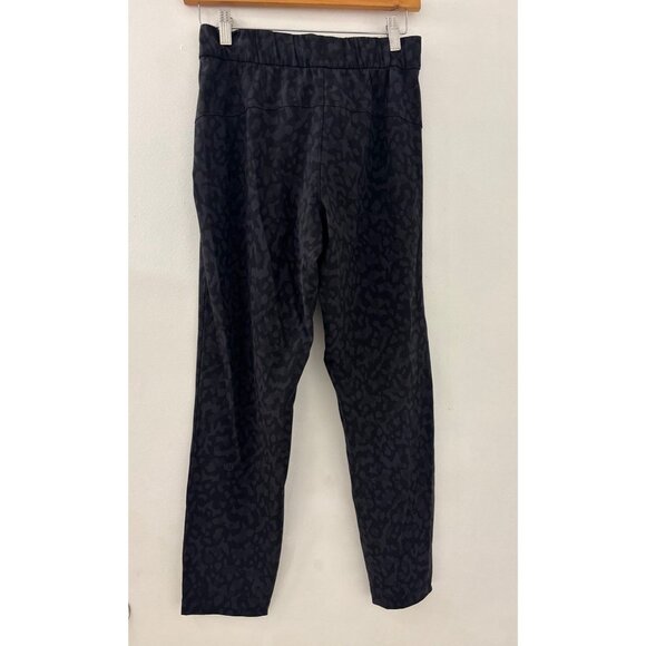 Lululemon Gray and Black Cheetah Print On The Fly Womens Pants size 4 Athleisure - Picture 3 of 6